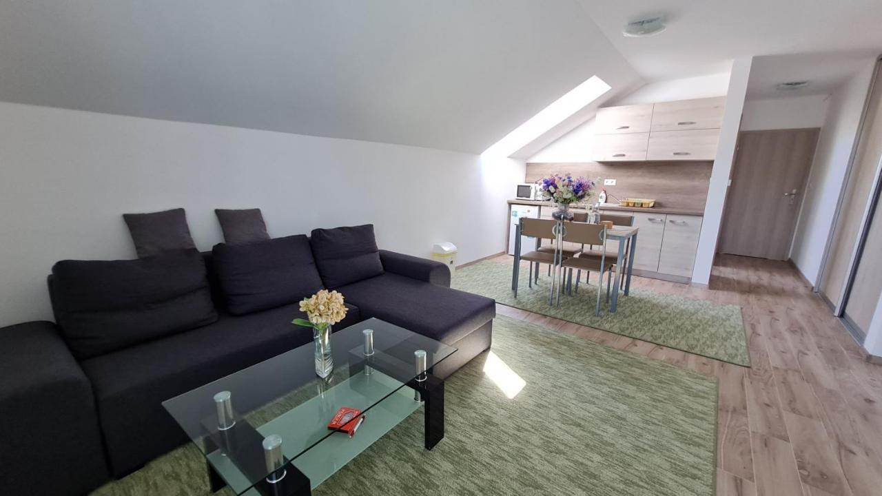 Kajula Apartamento Bešeňová Exterior foto