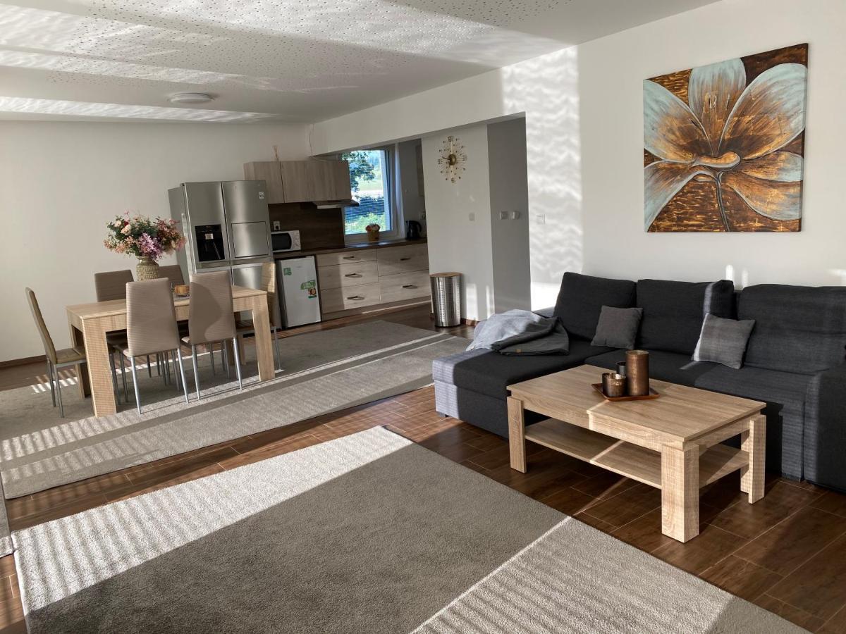 Kajula Apartamento Bešeňová Exterior foto
