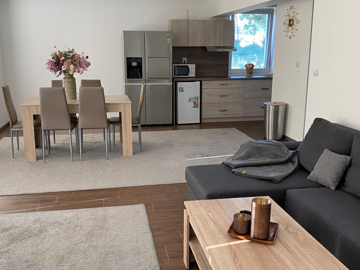 Kajula Apartamento Bešeňová Exterior foto
